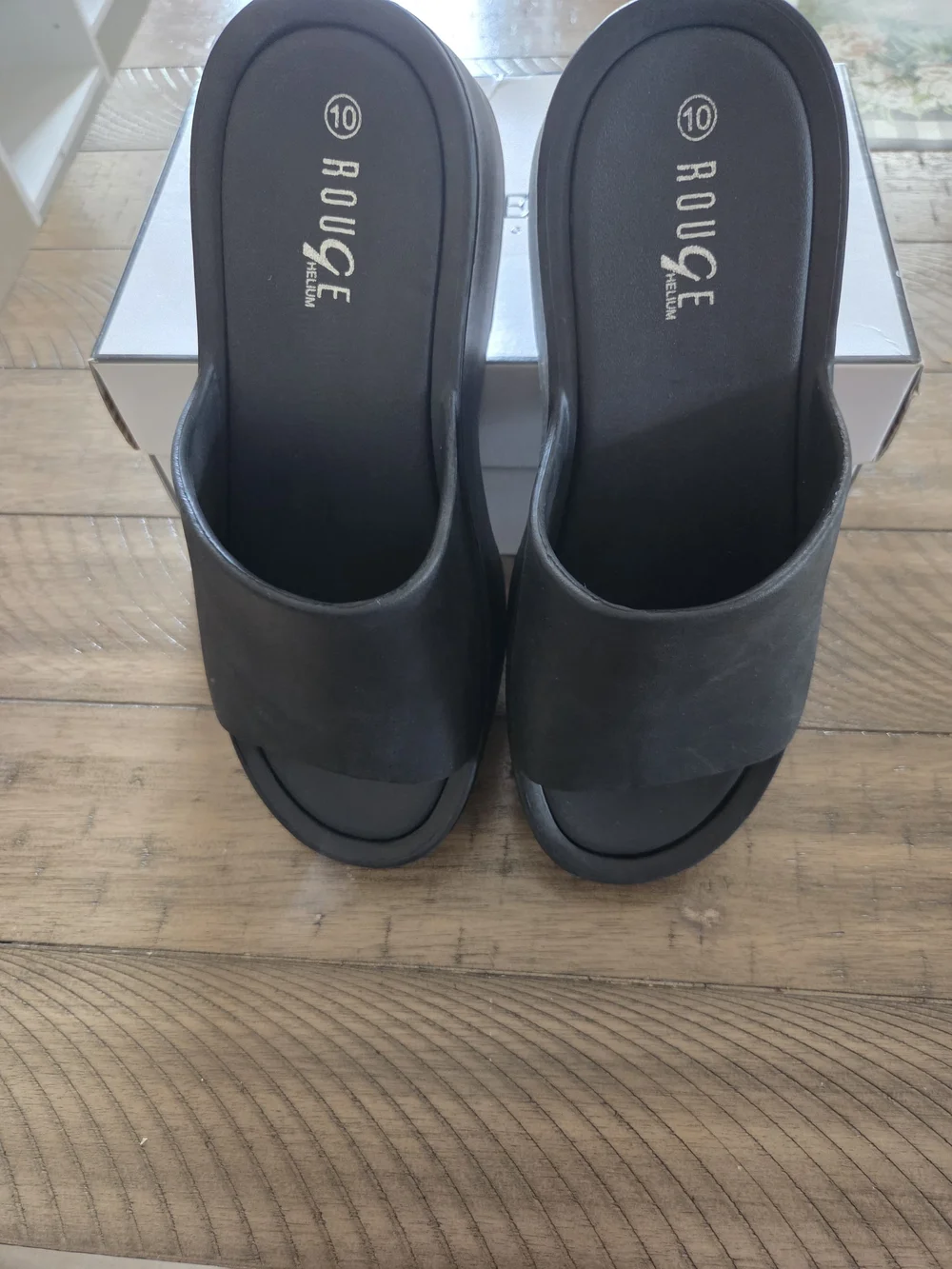 Rouge Helium Comfort Slide Sandals in Black - Women's